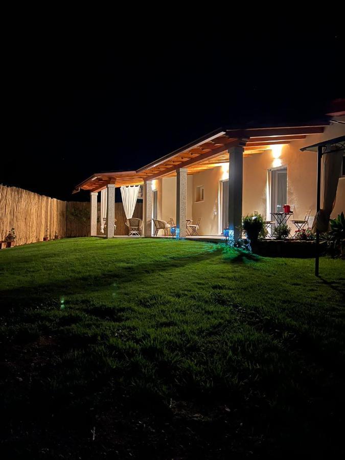 كاستياداس B&B Villa Luisella المظهر الخارجي الصورة